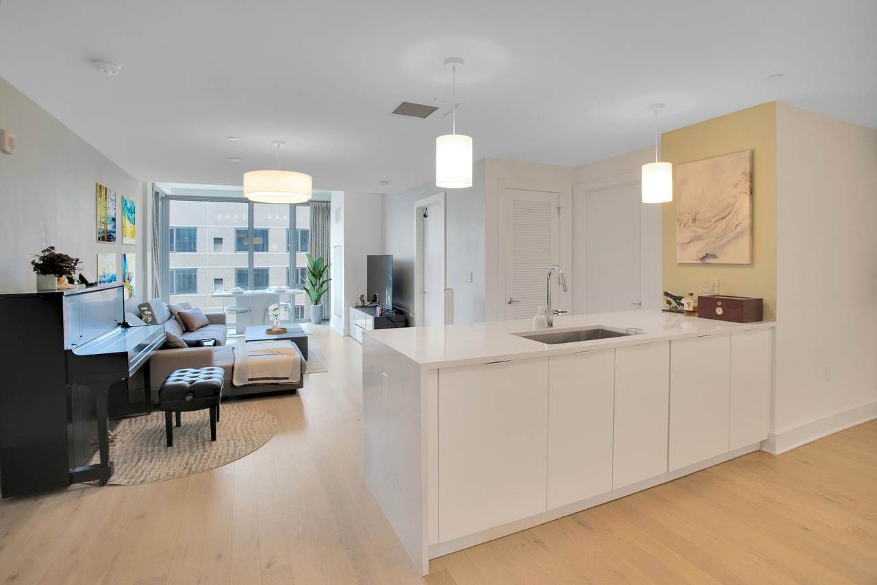 9 Avenue At Port Imperial - Photo 1