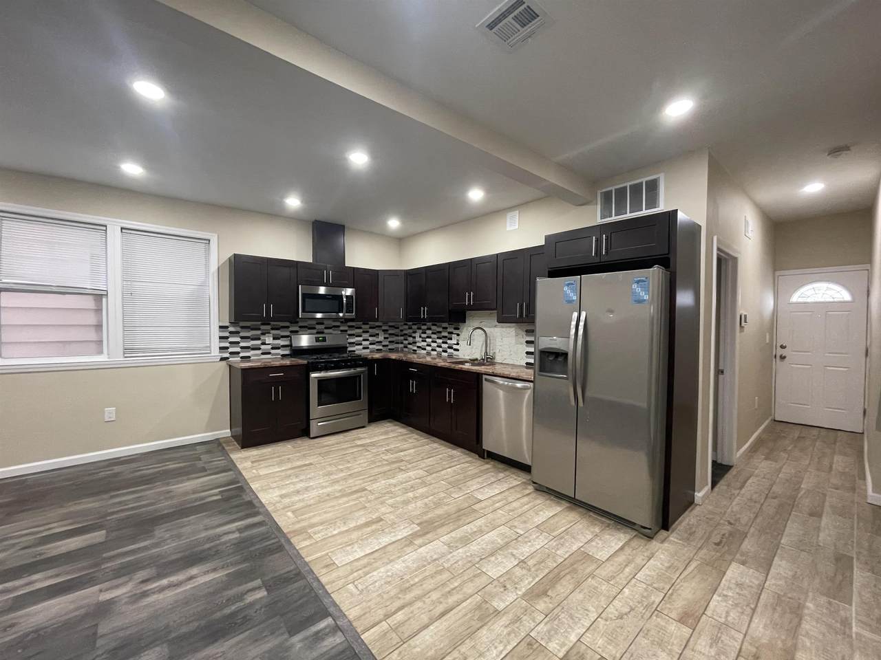 46 East 47Th St - Photo 1