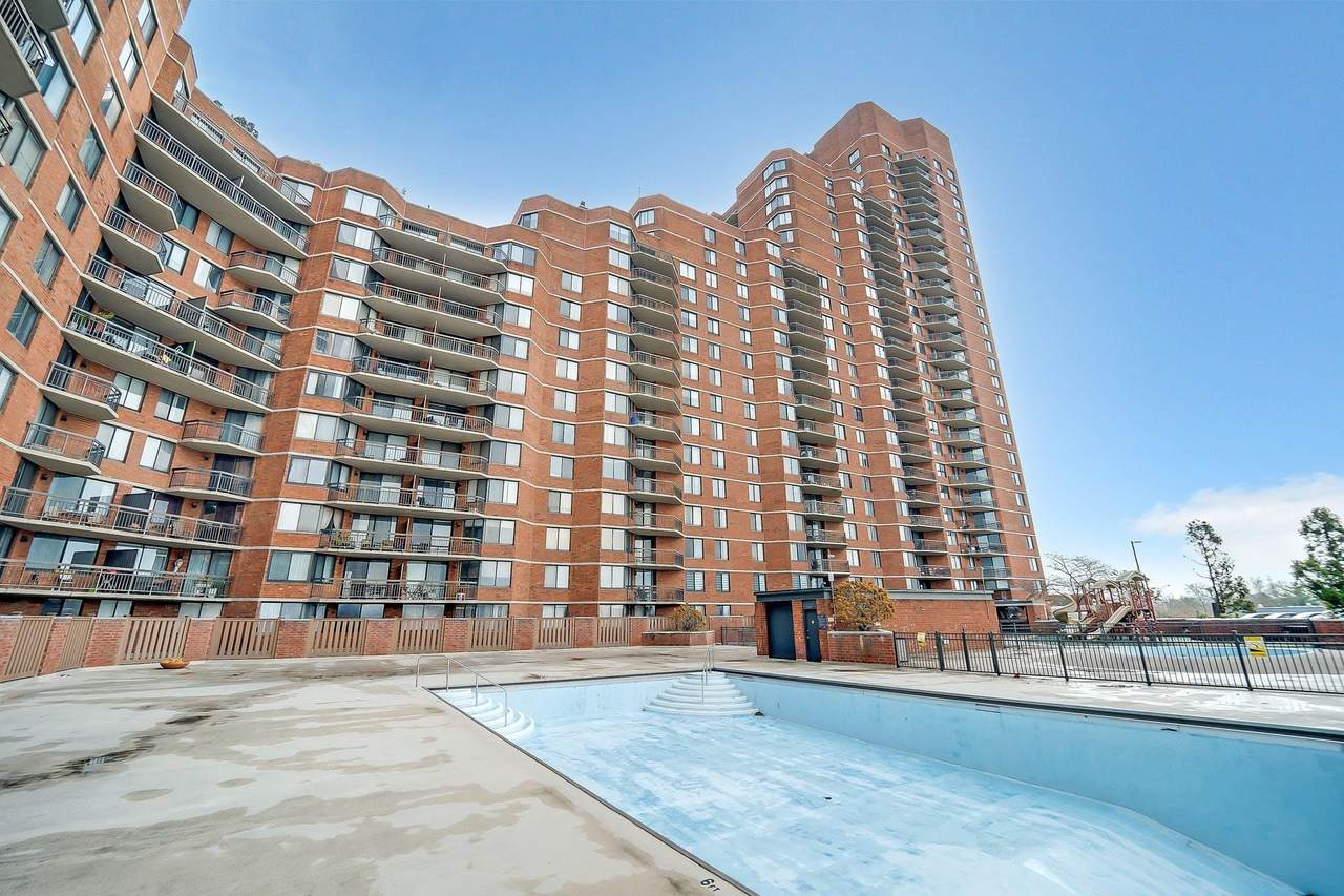 210 Harmon Cove Tower - Photo 1