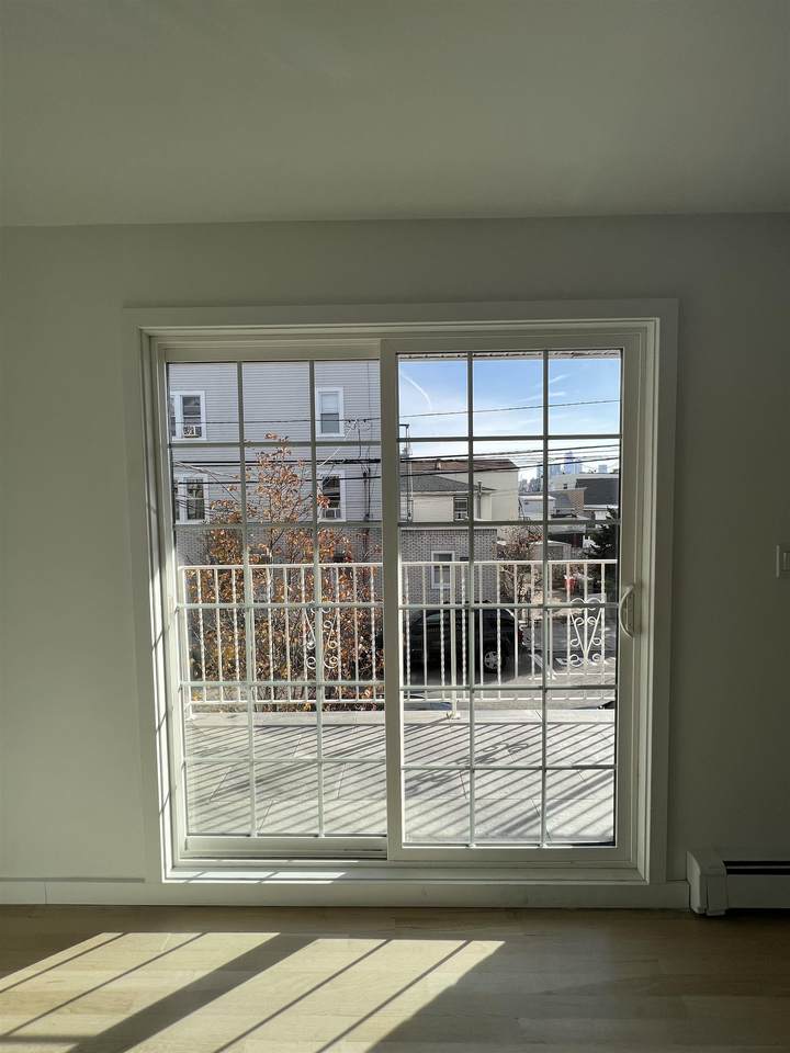 4015 Hudson Ave - Photo 1