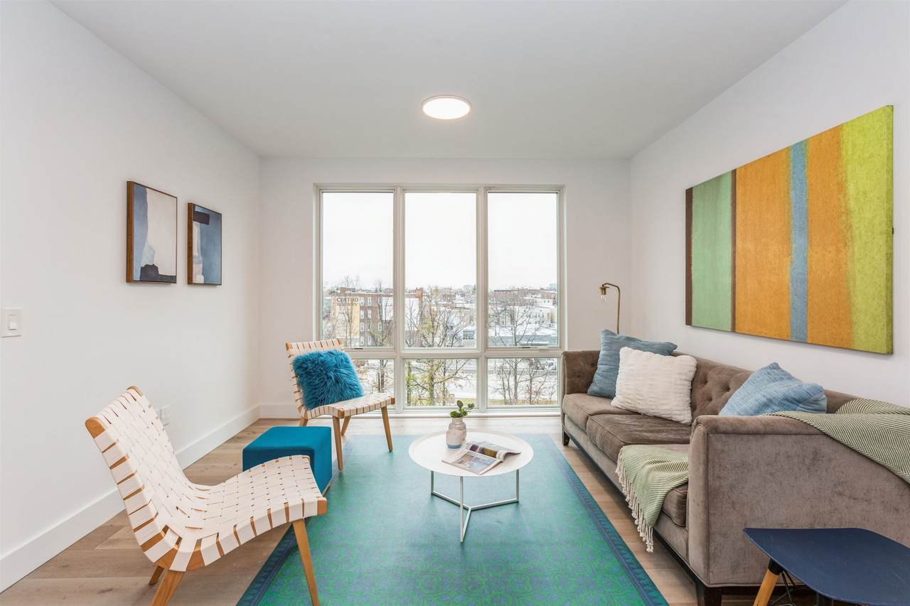 348 Baldwin Ave - Photo 1
