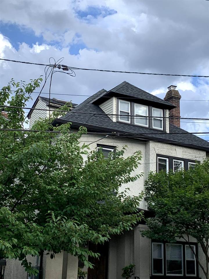 76 Sterling Ave - Photo 1
