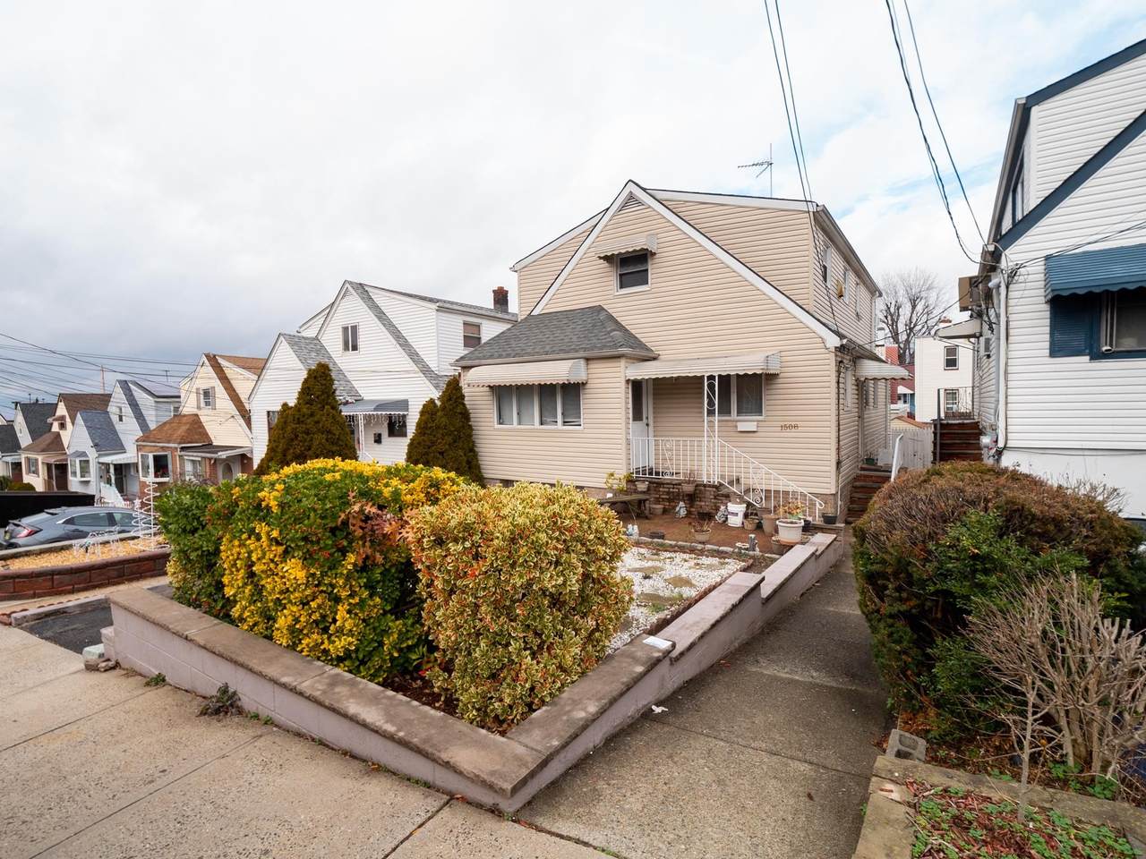 1508 75TH ST - Photo 1