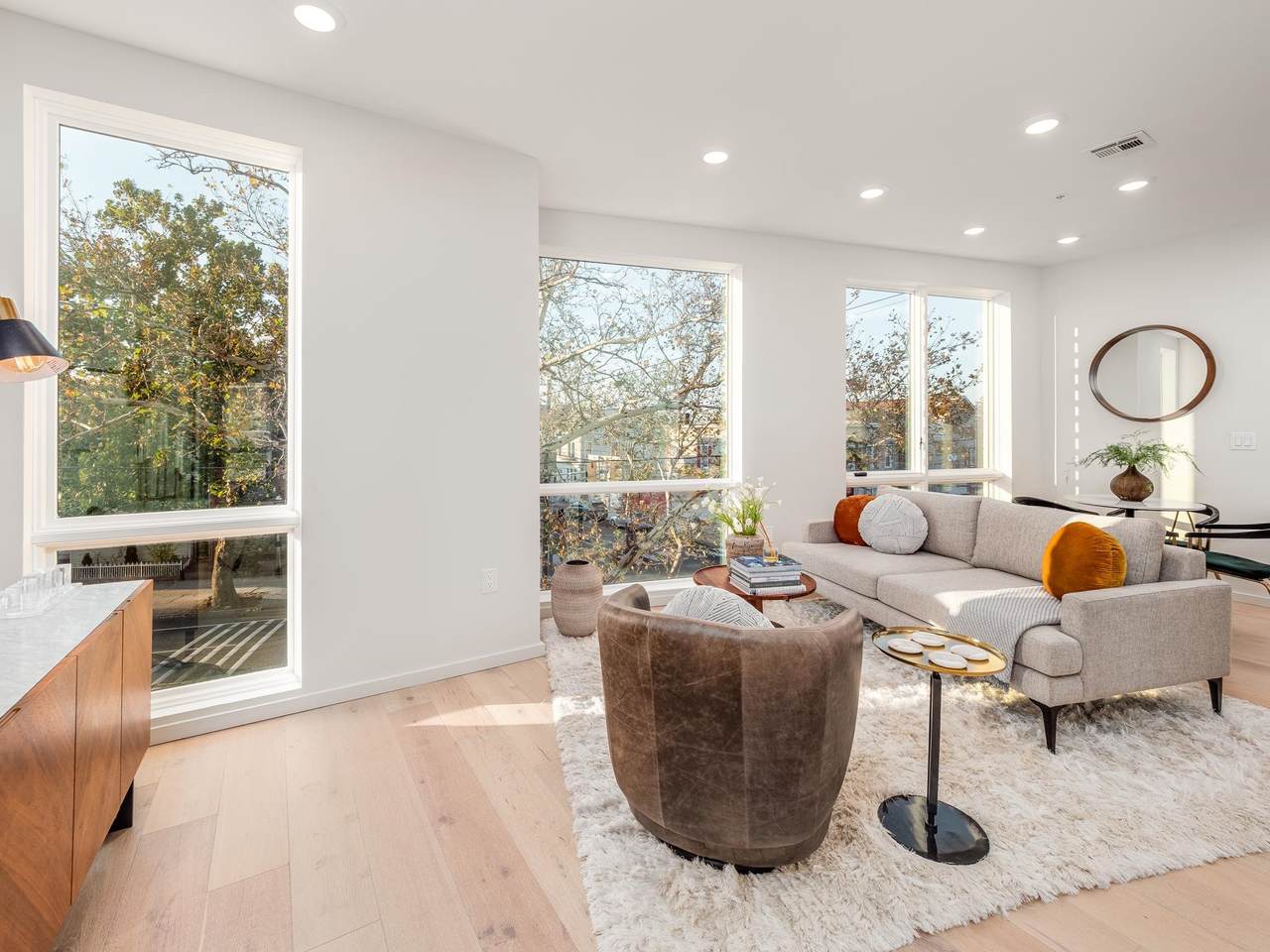 73 Irving St - Photo 1