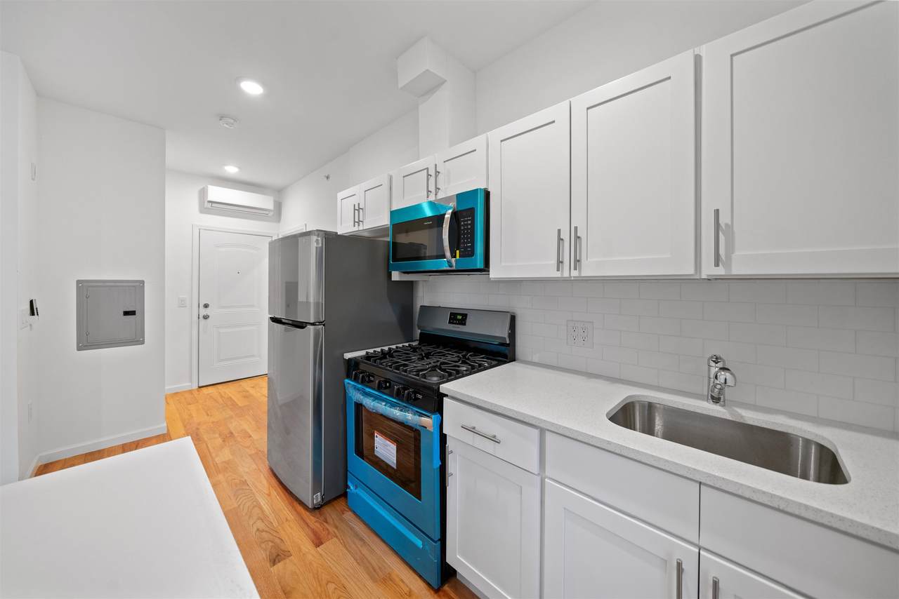 62 Cottage St - Photo 1