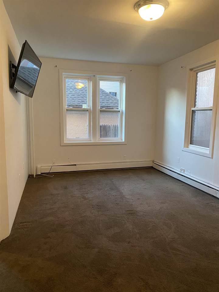 6021 Blvd East - Photo 1