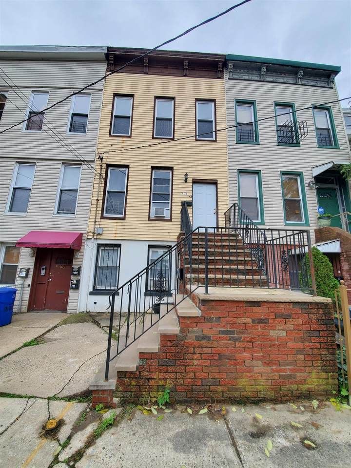 109.5 Oak St - Photo 1