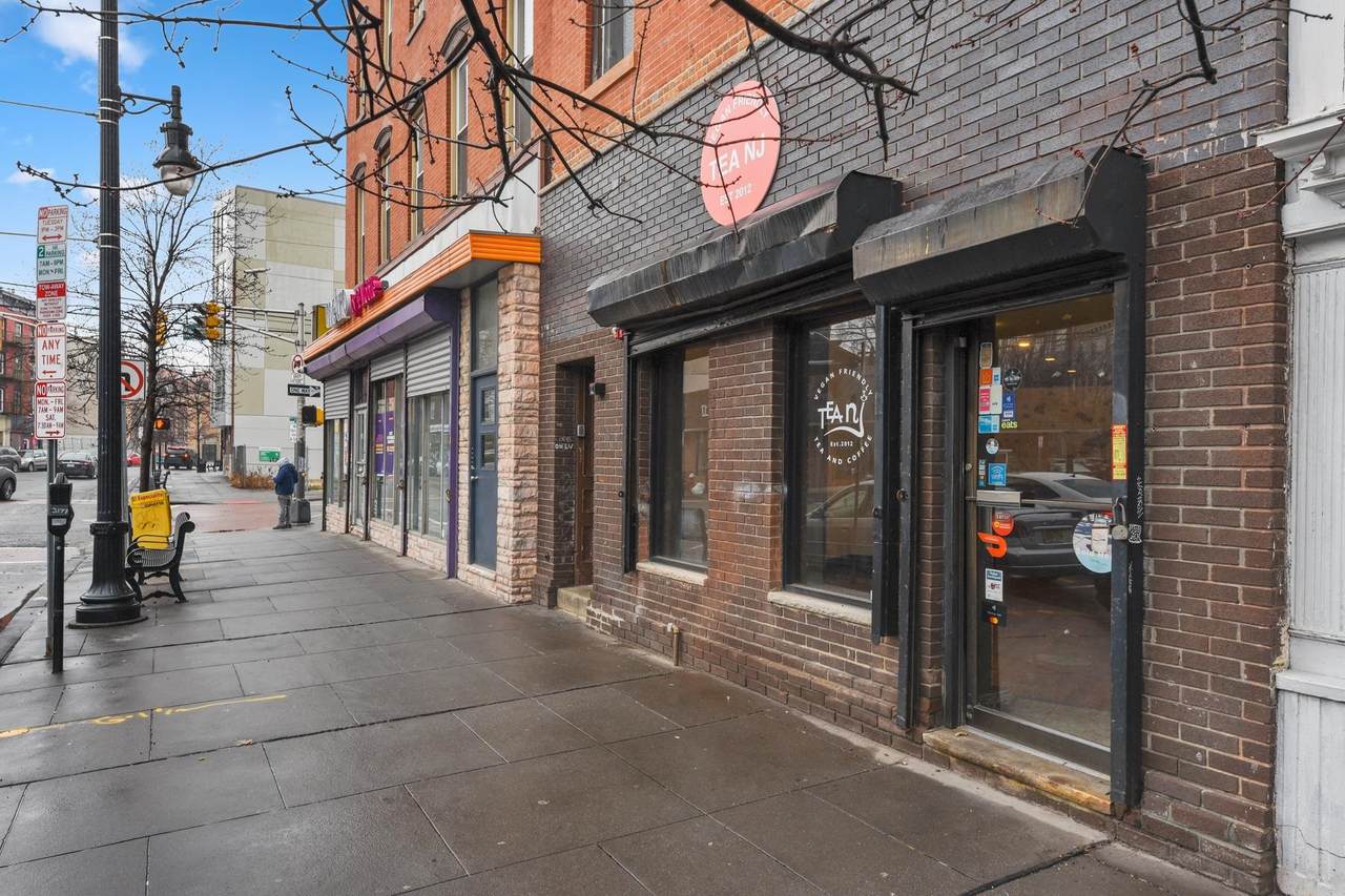 262 Newark Ave - Photo 1