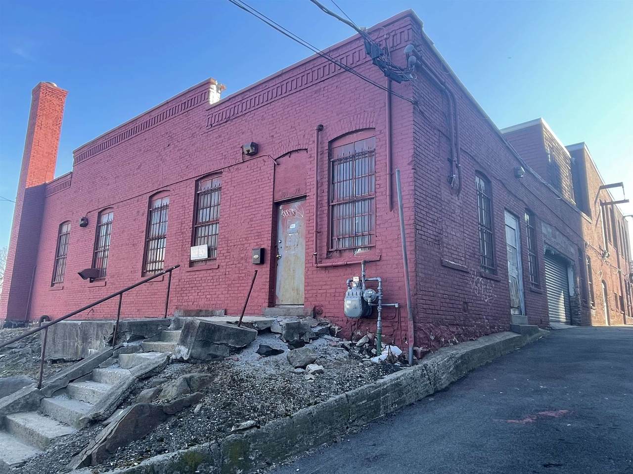 509 74TH ST - Photo 1