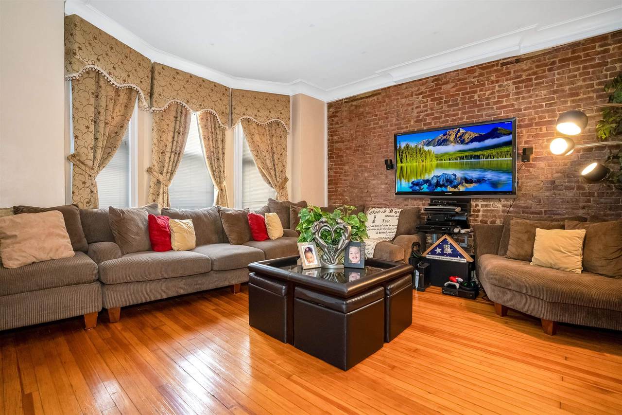 51 Sherman Pl - Photo 1