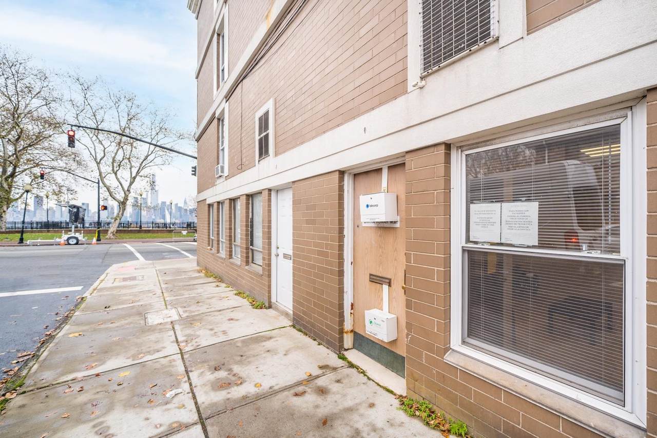 5311 Blvd East - Photo 1