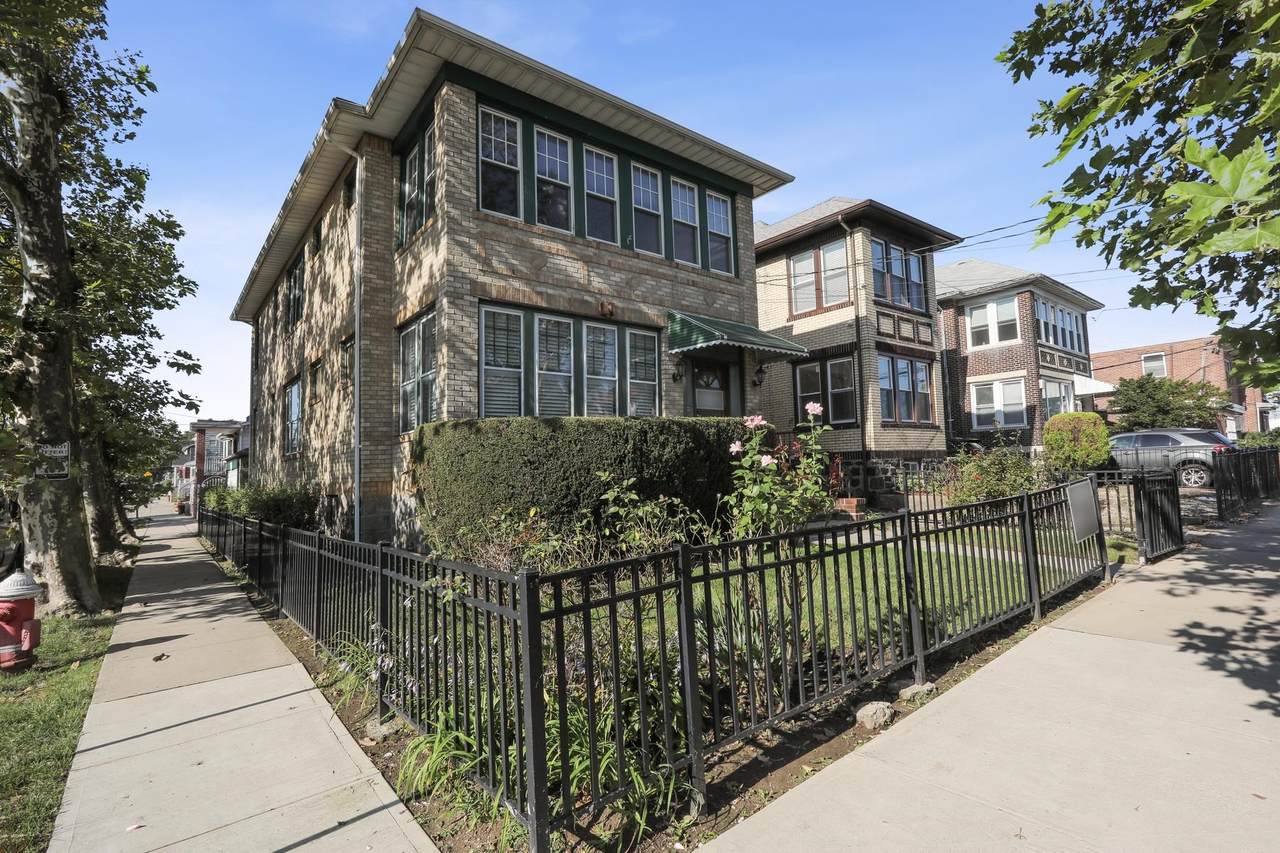 1001 79TH ST - Photo 1