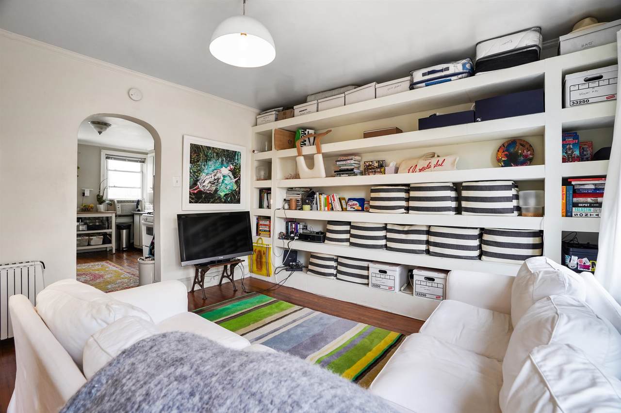 237 Van Vorst St - Photo 1