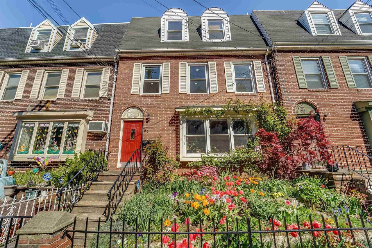 81 Adams St - Photo 1