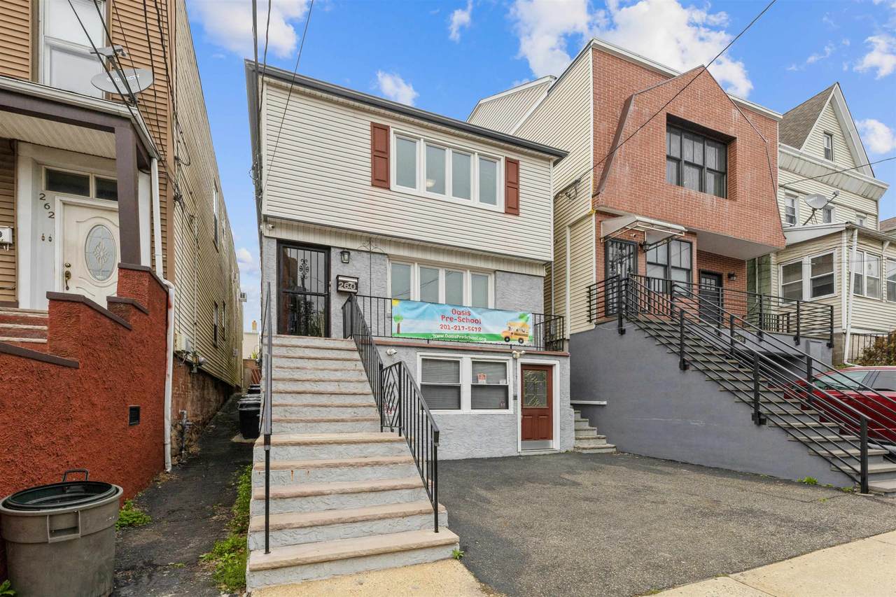 260 Hutton St - Photo 1