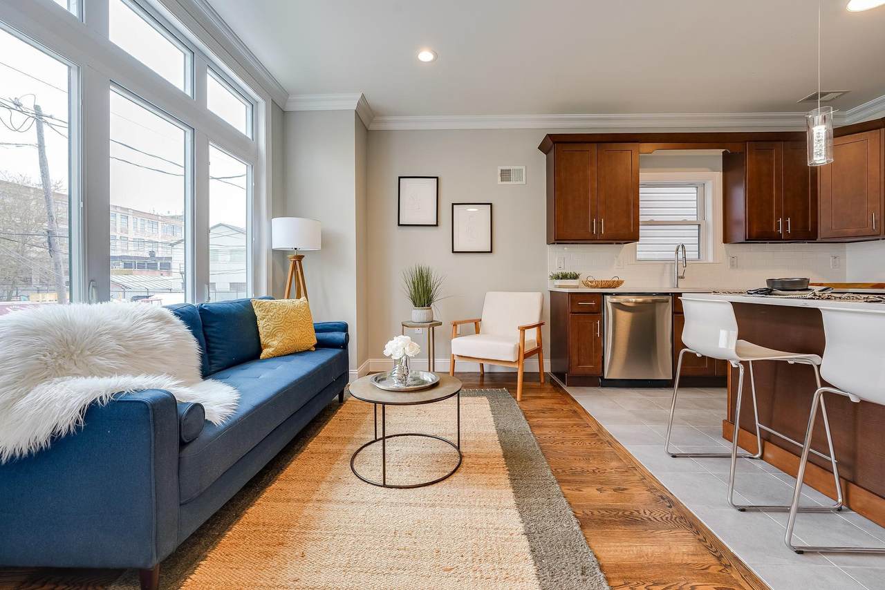 173 Halladay St - Photo 1