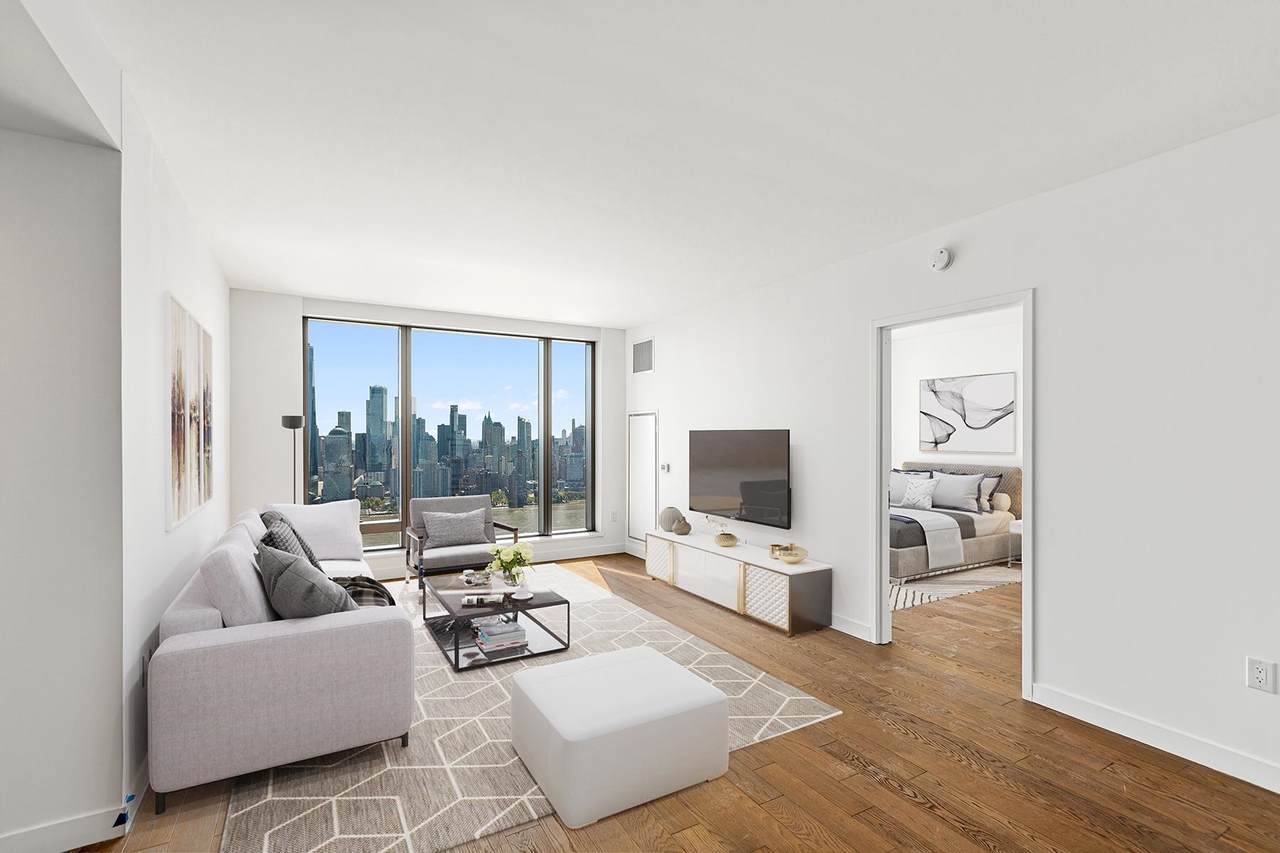 99 Hudson St - Photo 1