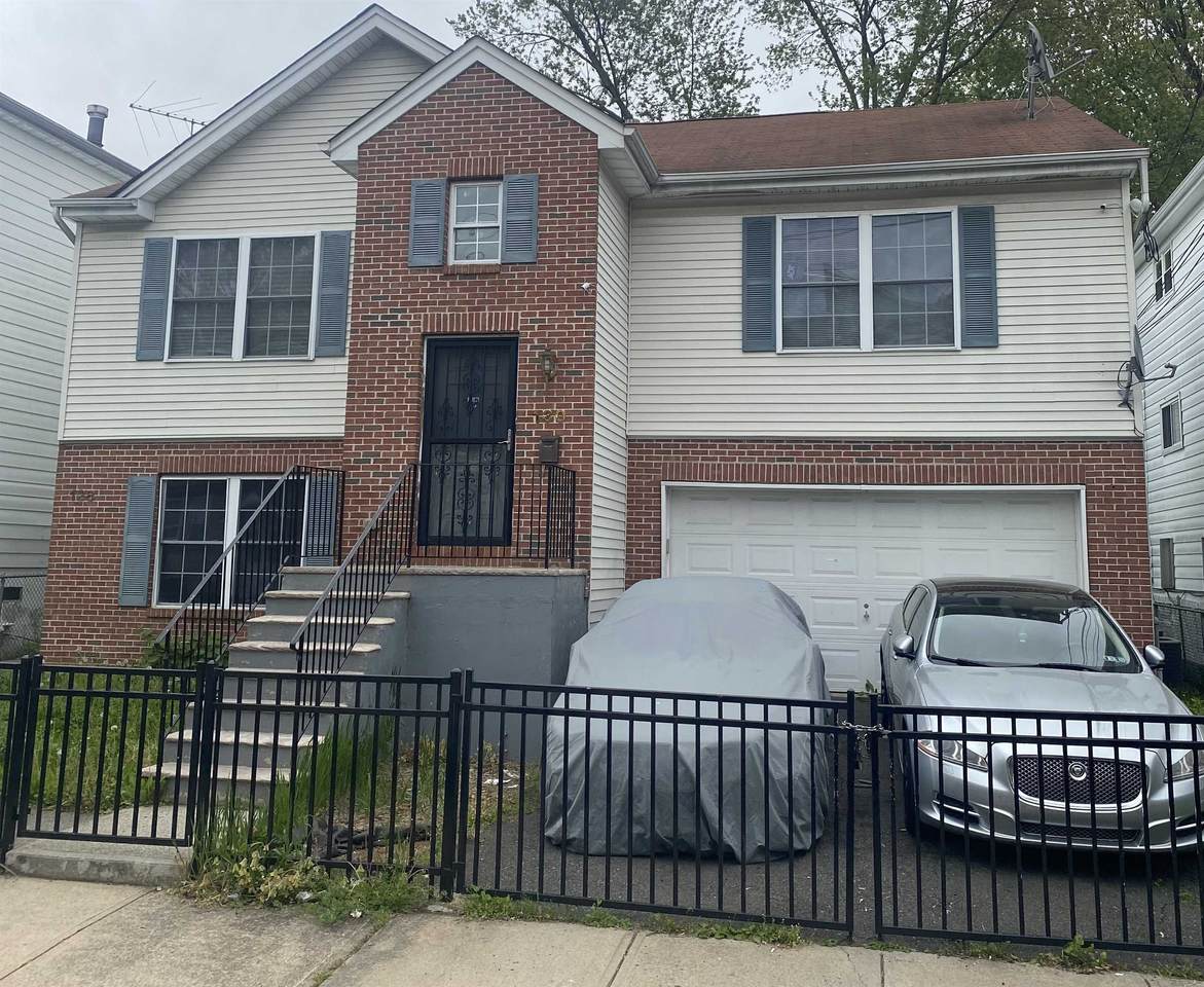 128-130 Brookdale Ave - Photo 1