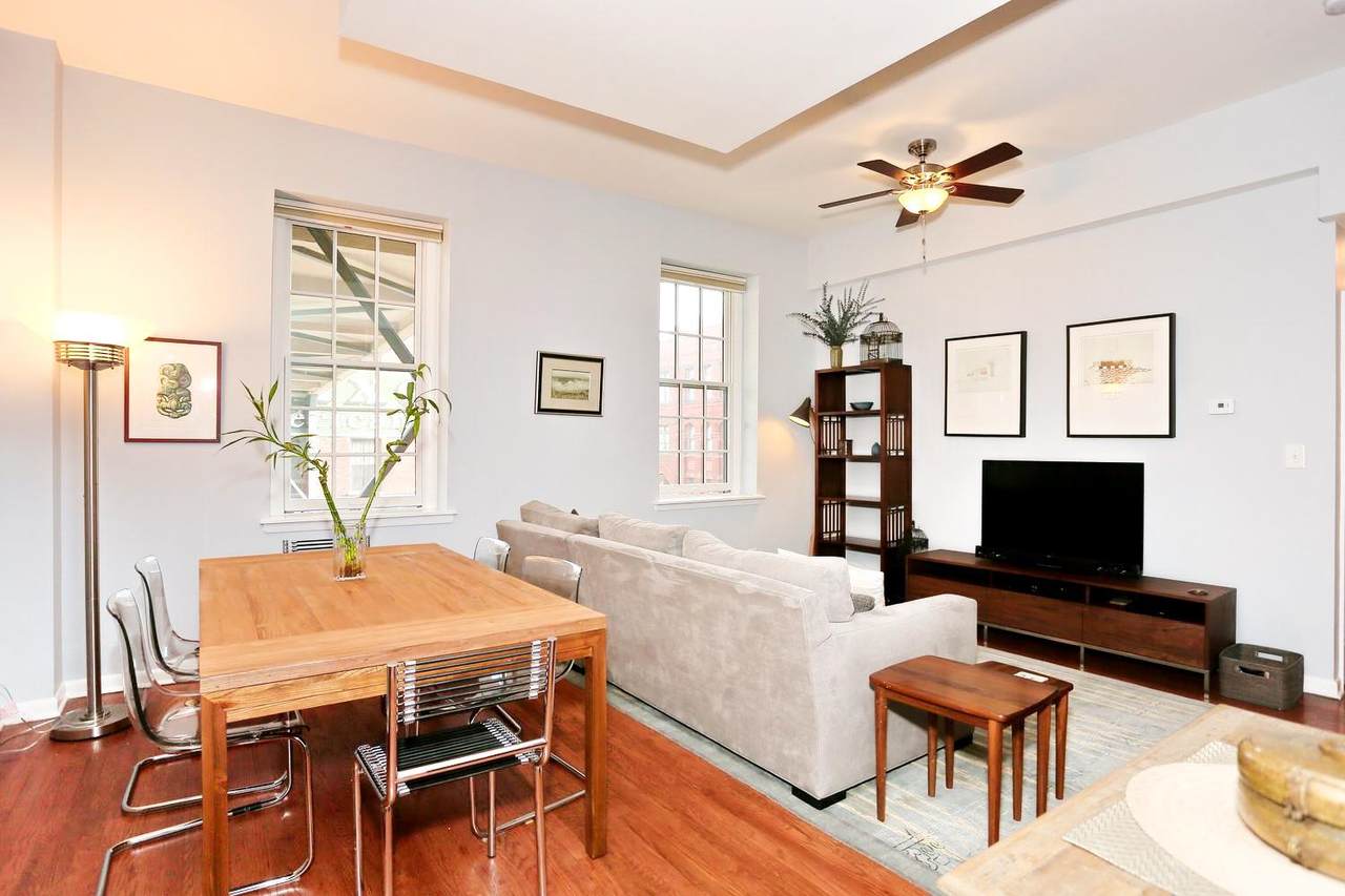 341 Monmouth St - Photo 1