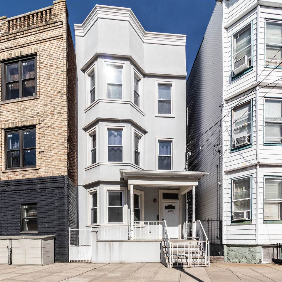 4709 Park Ave - Photo 1