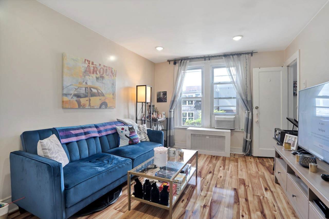 85 Stuyvesant Ave - Photo 1