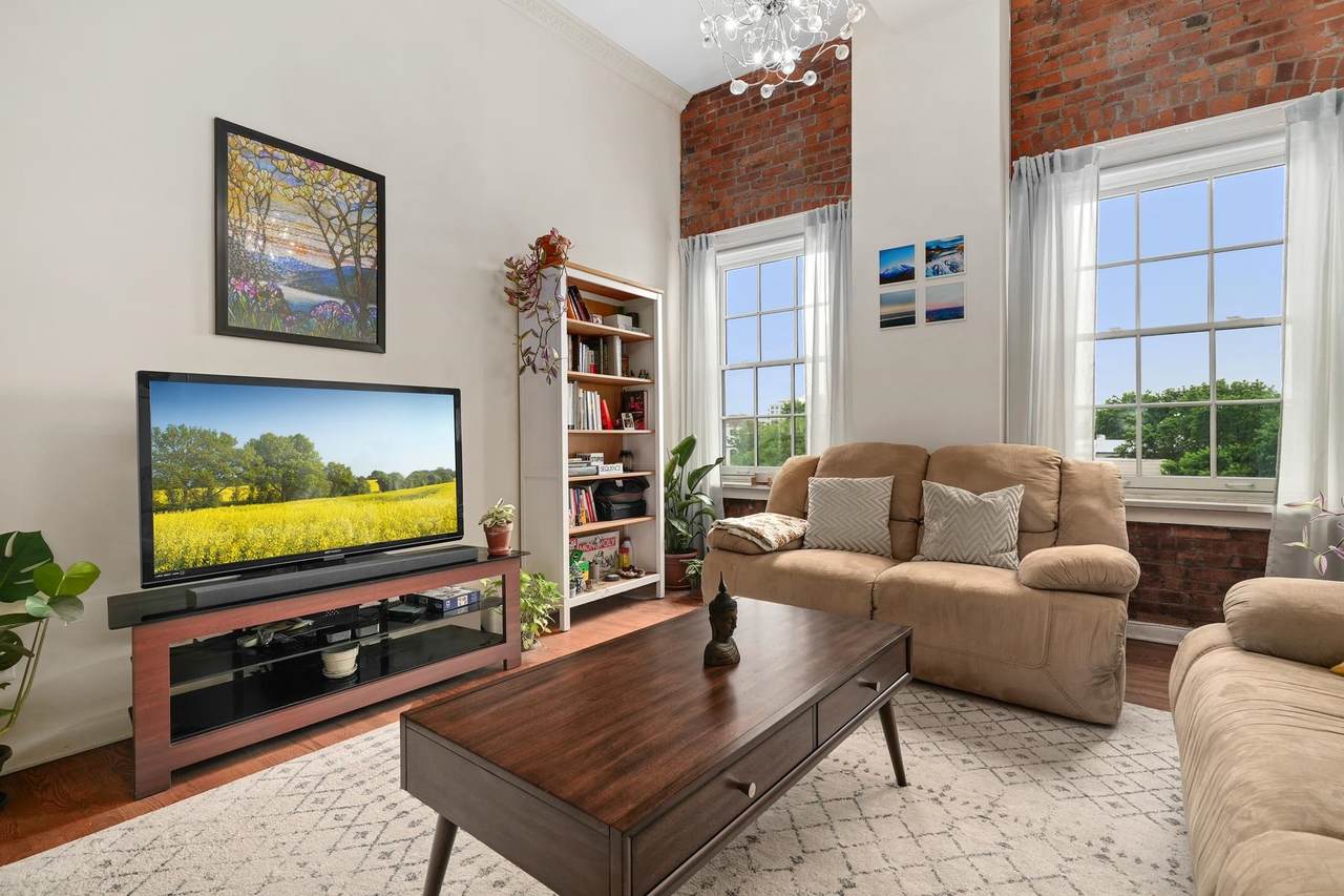 347 Varick St - Photo 1