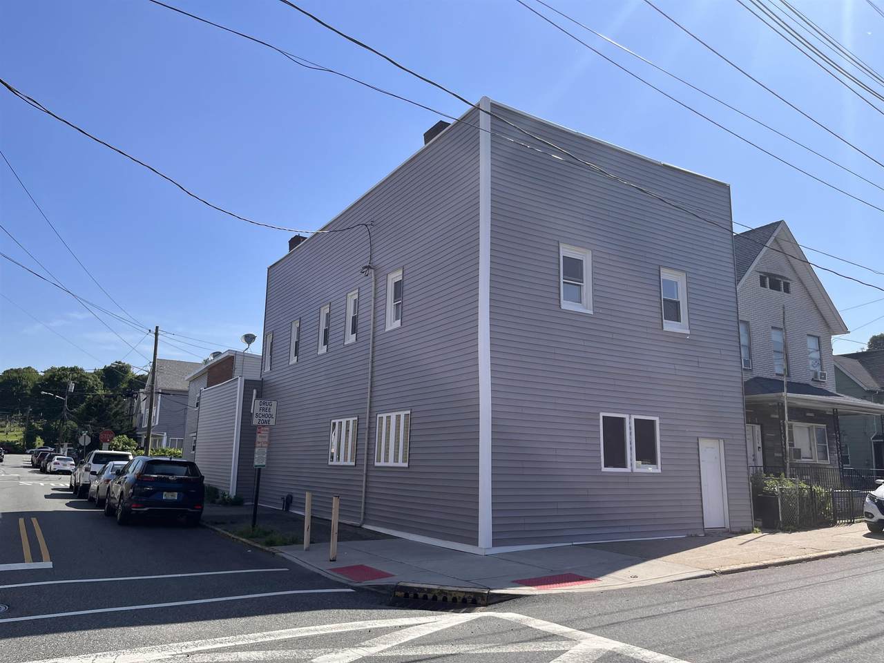 1468 51ST ST - Photo 1