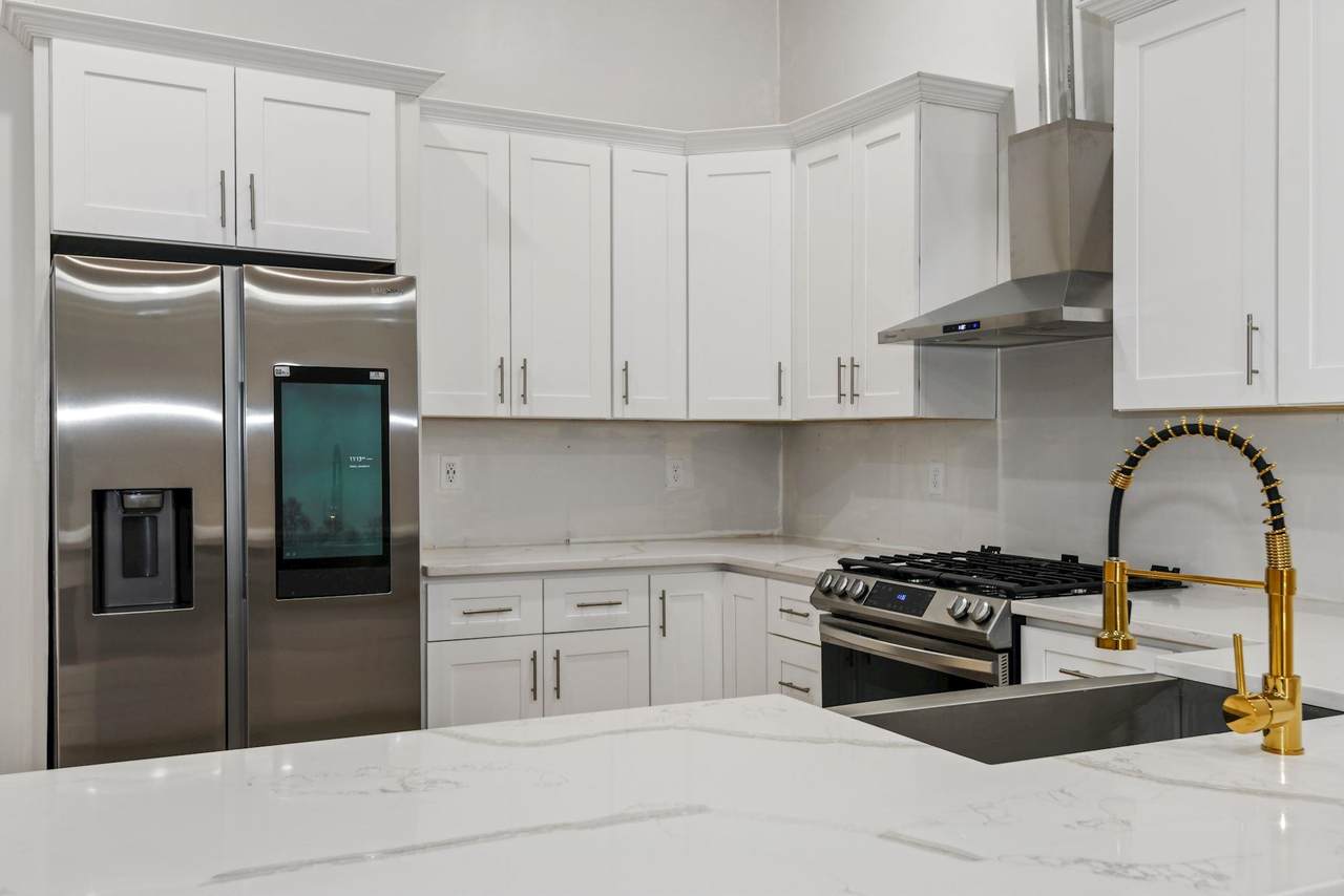 260 Palisade Ave - Photo 1
