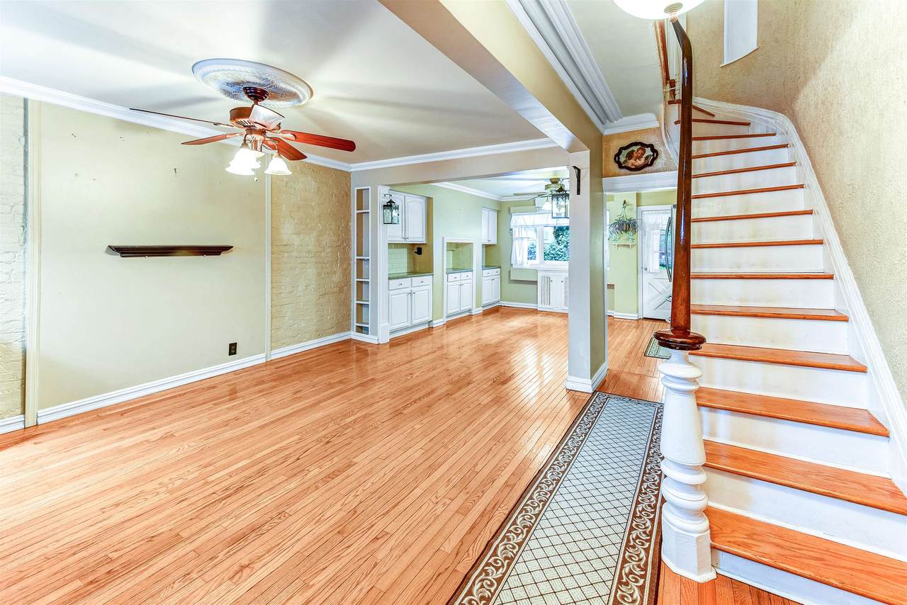 704 Garden St - Photo 1