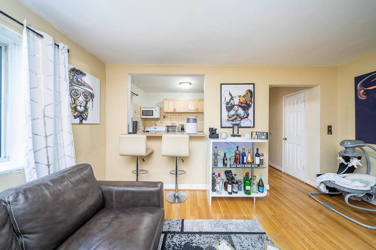 210 Woodcliff Ave - Photo 1