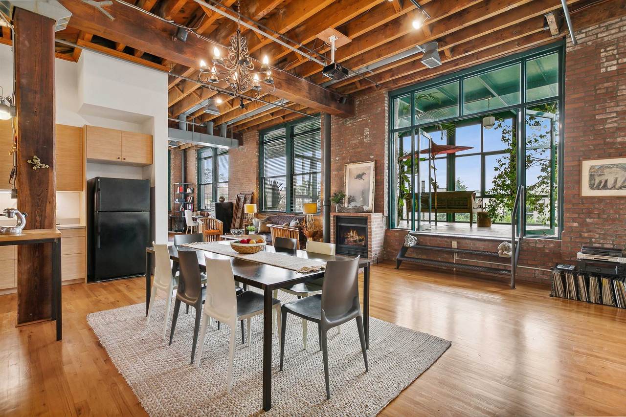 126 Webster Ave - Photo 1