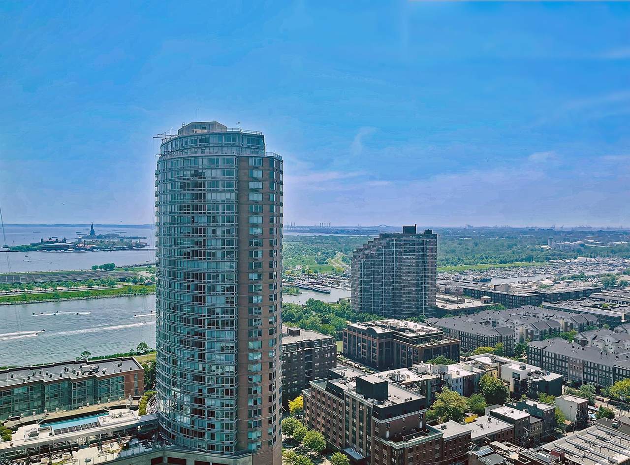 77 Hudson St - Photo 1