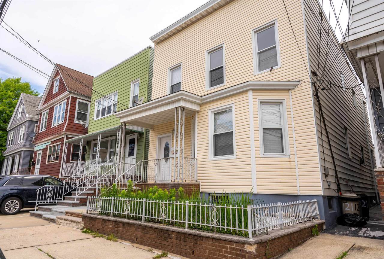 121 West 14Th St - Photo 1