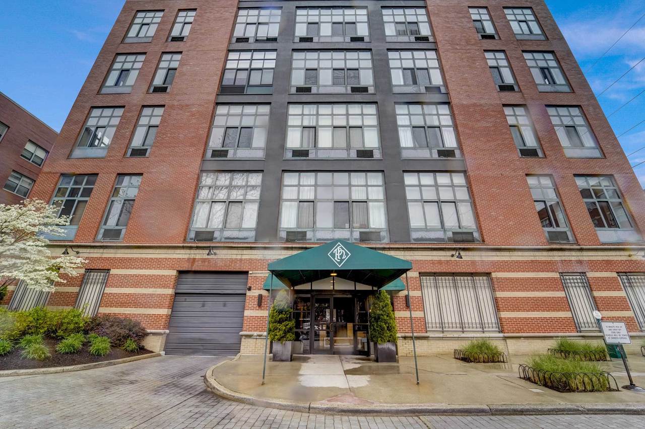 205 10TH ST - Photo 1