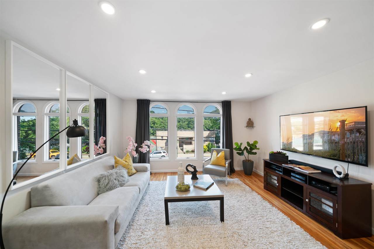 385 Park Ave - Photo 1