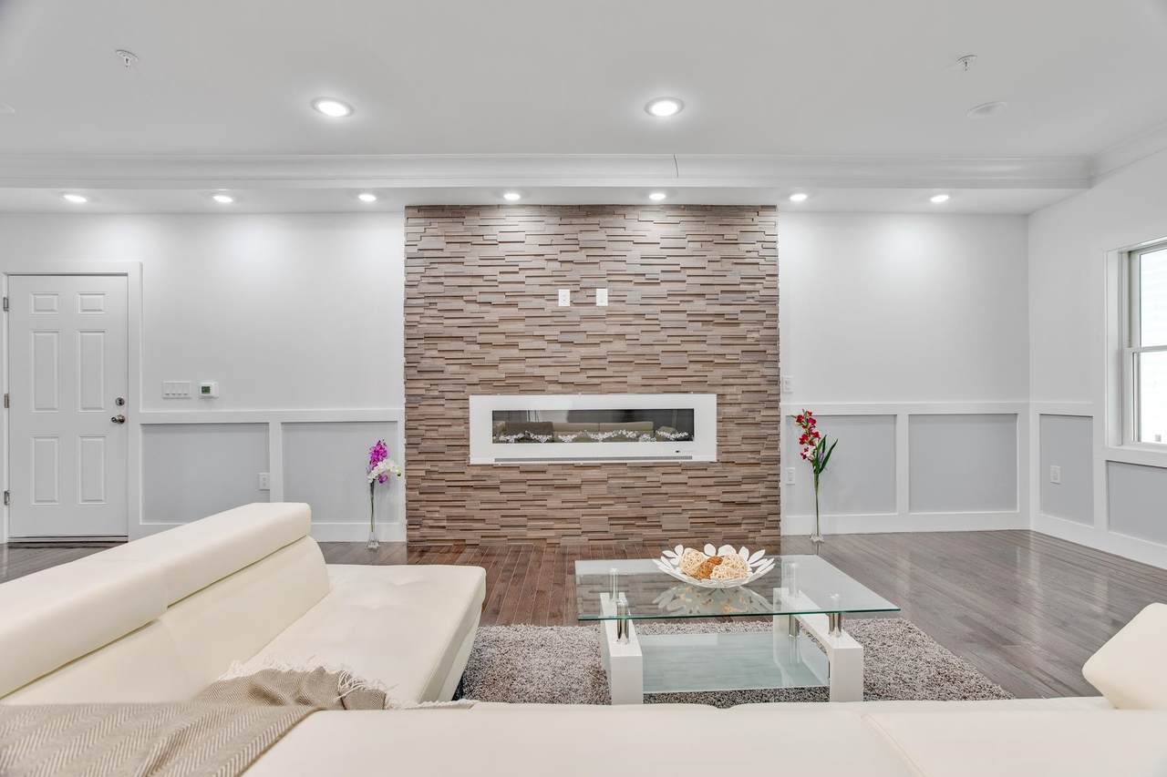 2-4 Holmes Ave - Photo 1