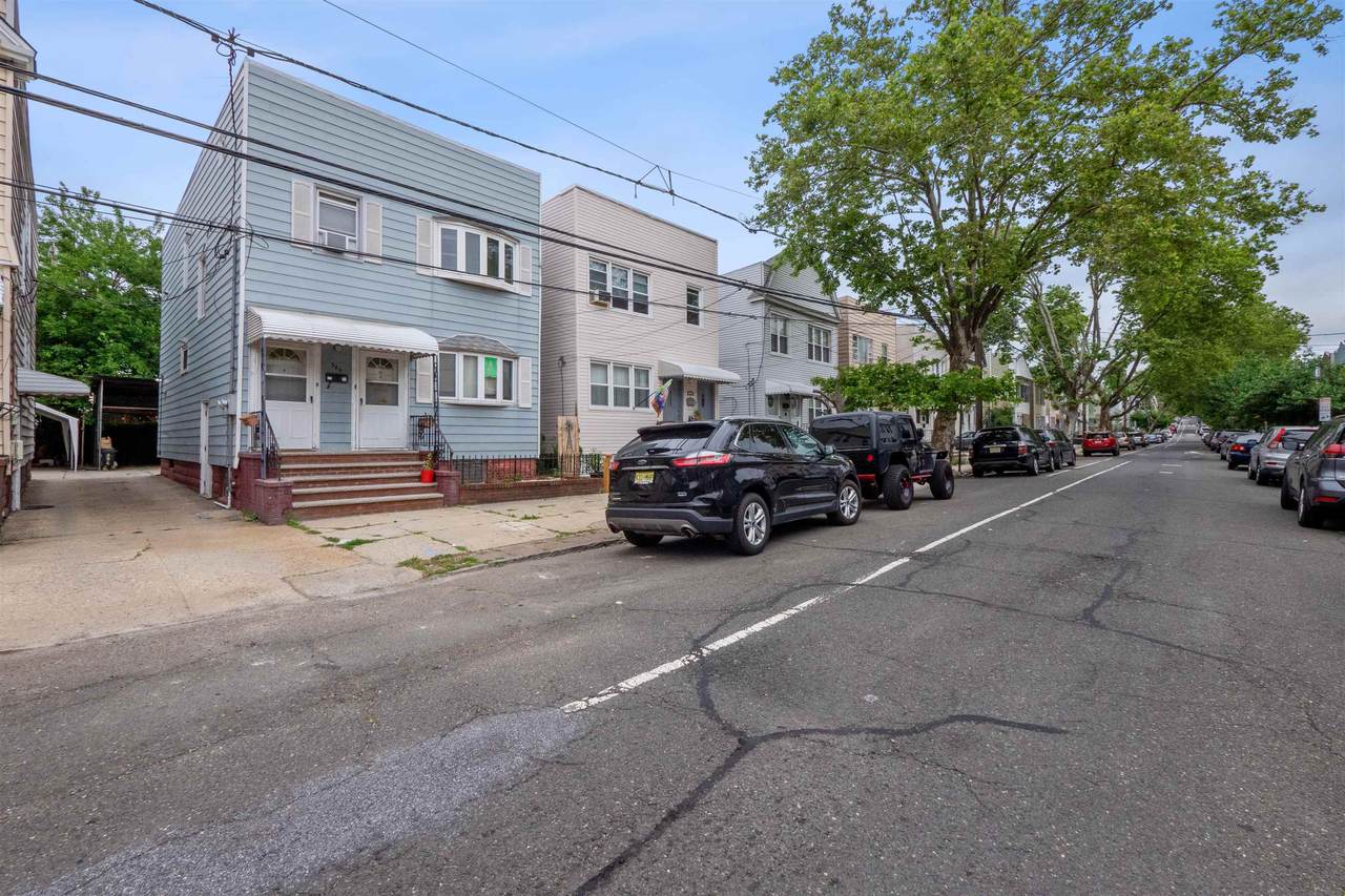 386 Van Nostrand Ave - Photo 1