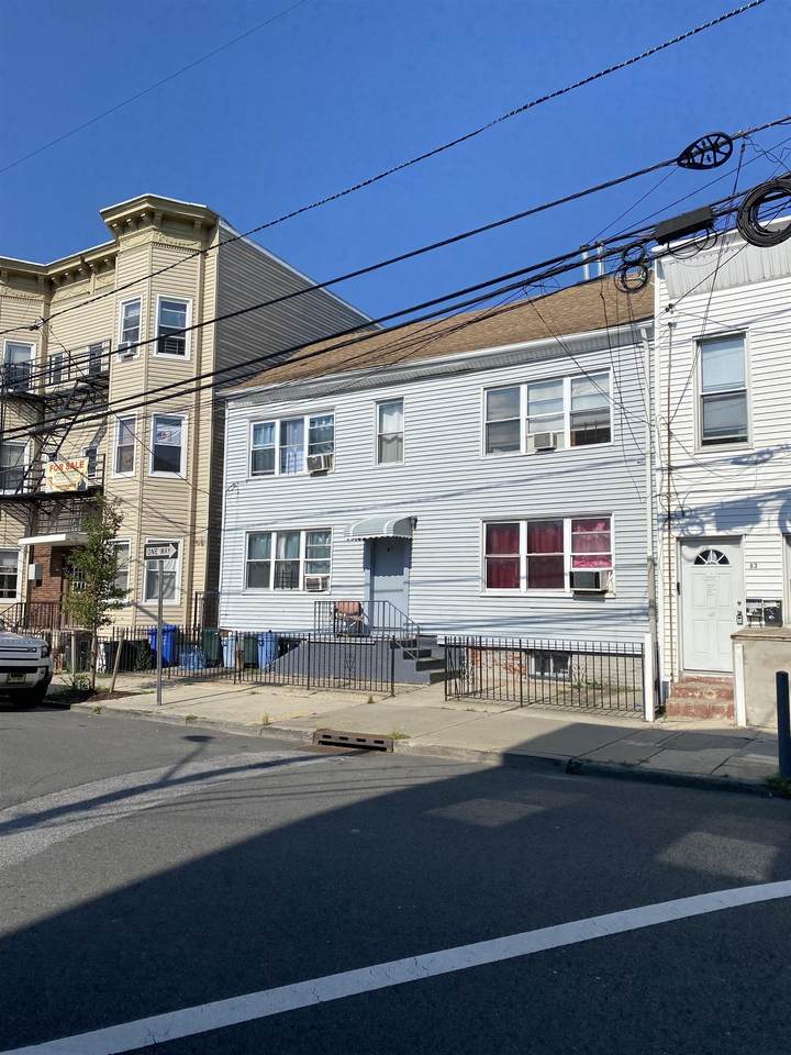 81 Sherman Ave - Photo 1