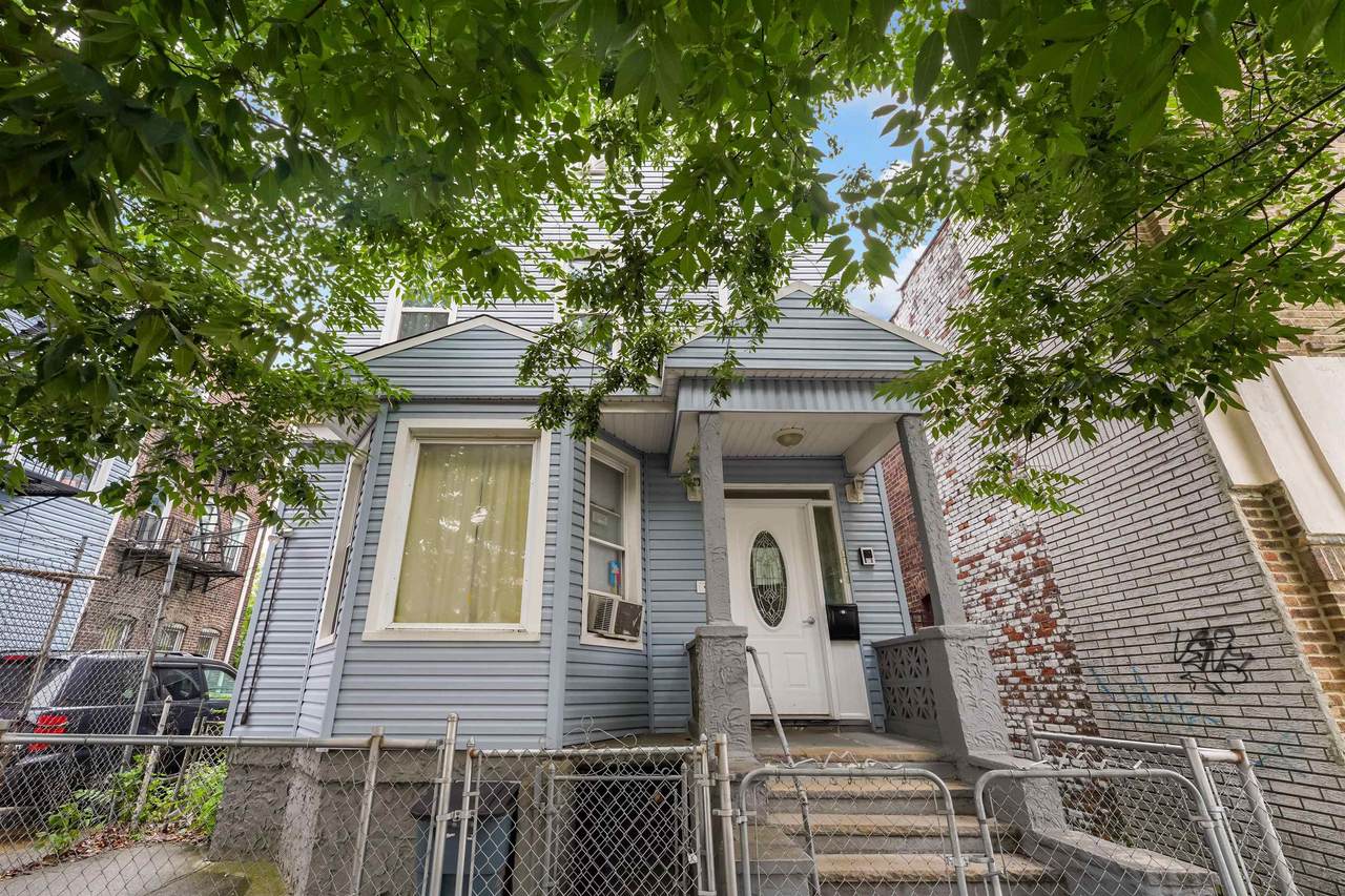 175 Duncan Ave - Photo 1