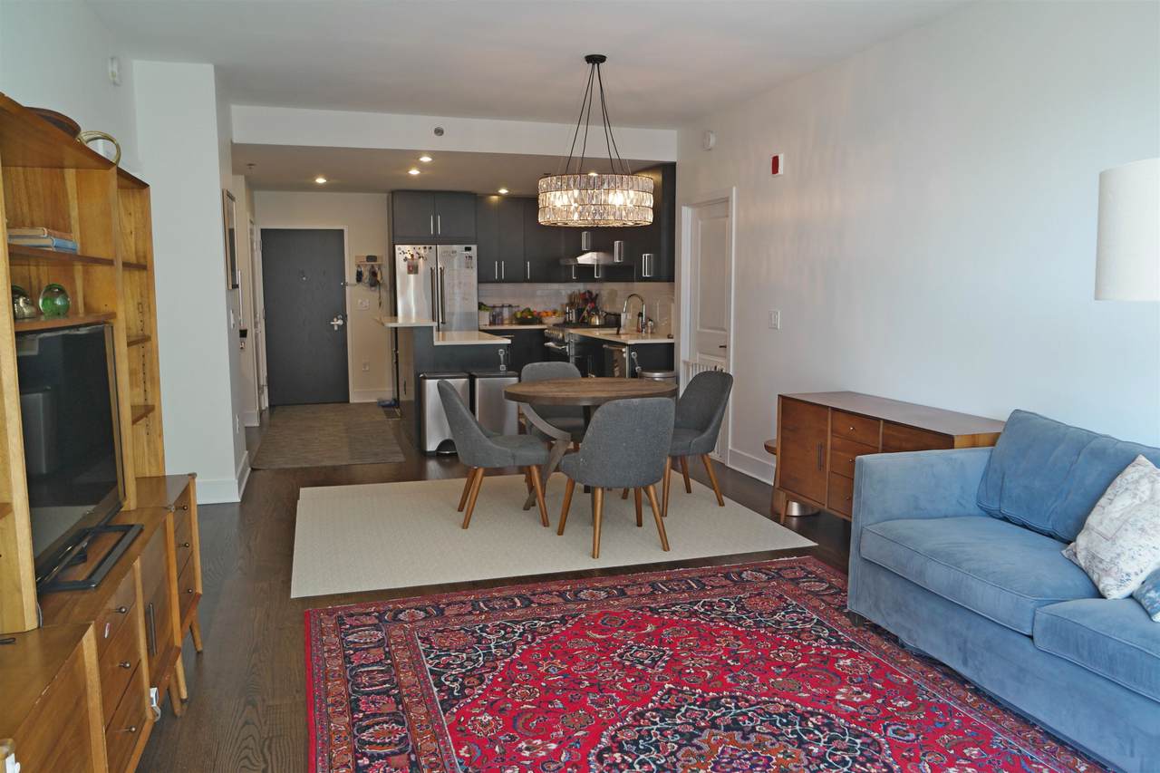 1100 Maxwell Lane - Photo 1