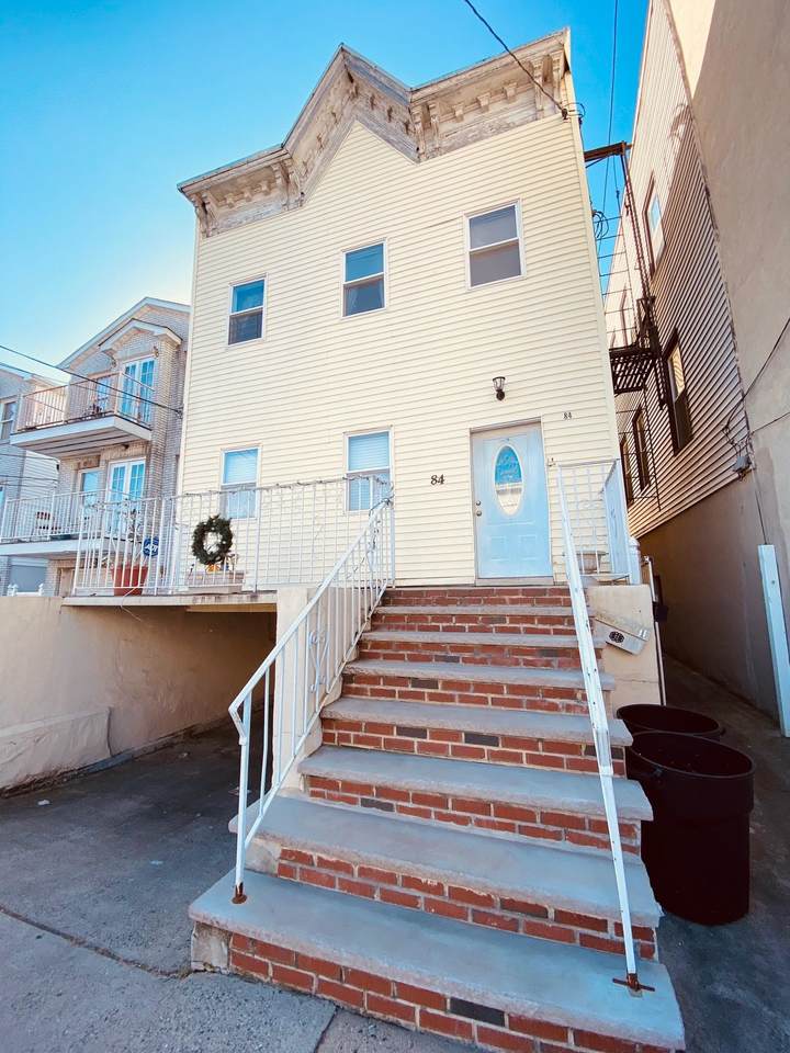 84 West 20Th St - Photo 1