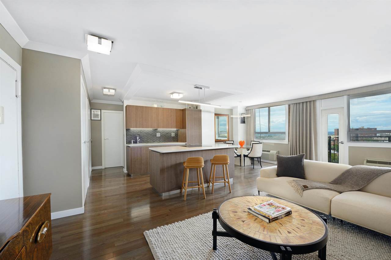 100 Manhattan Ave - Photo 1