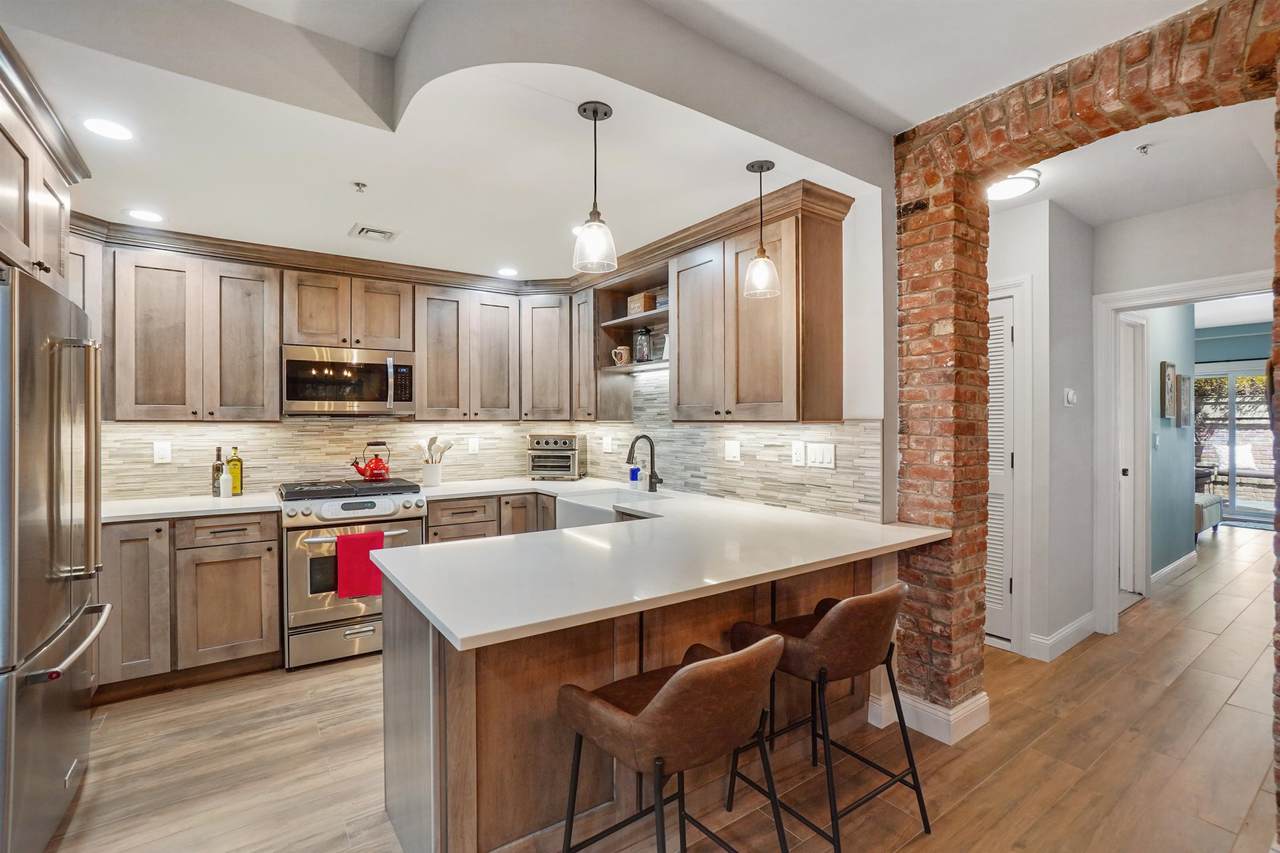 727 Garden St - Photo 1