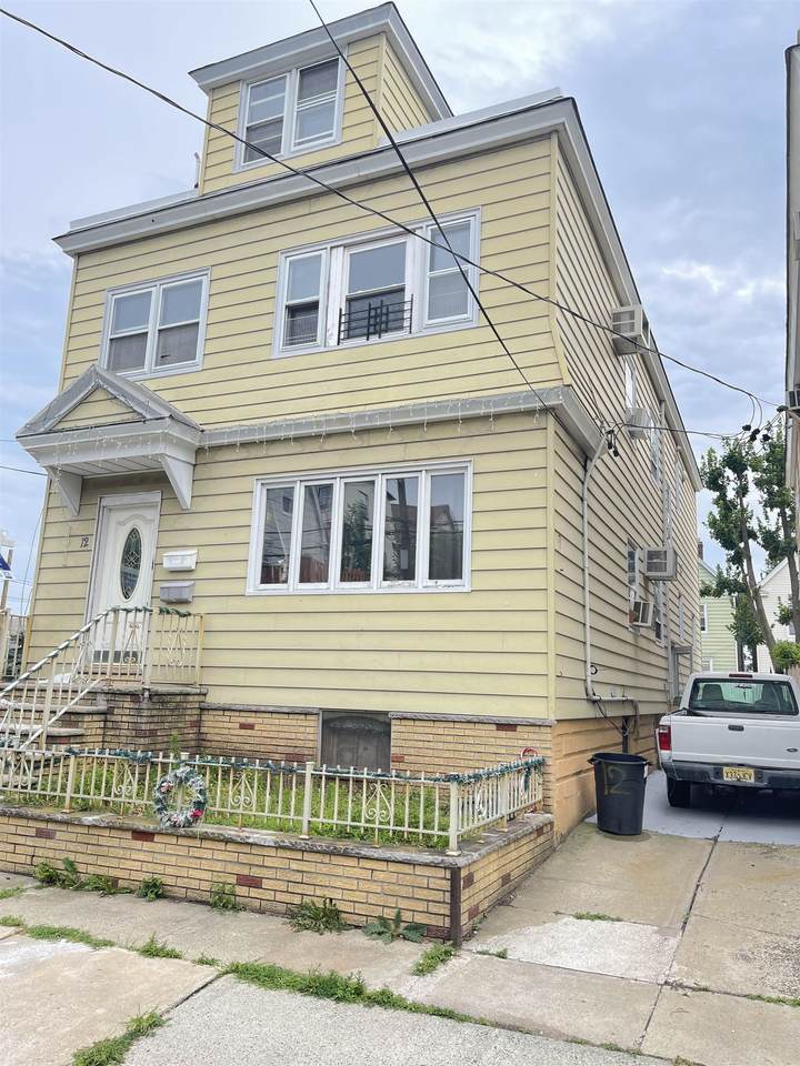 12 Washington Parkway - Photo 1