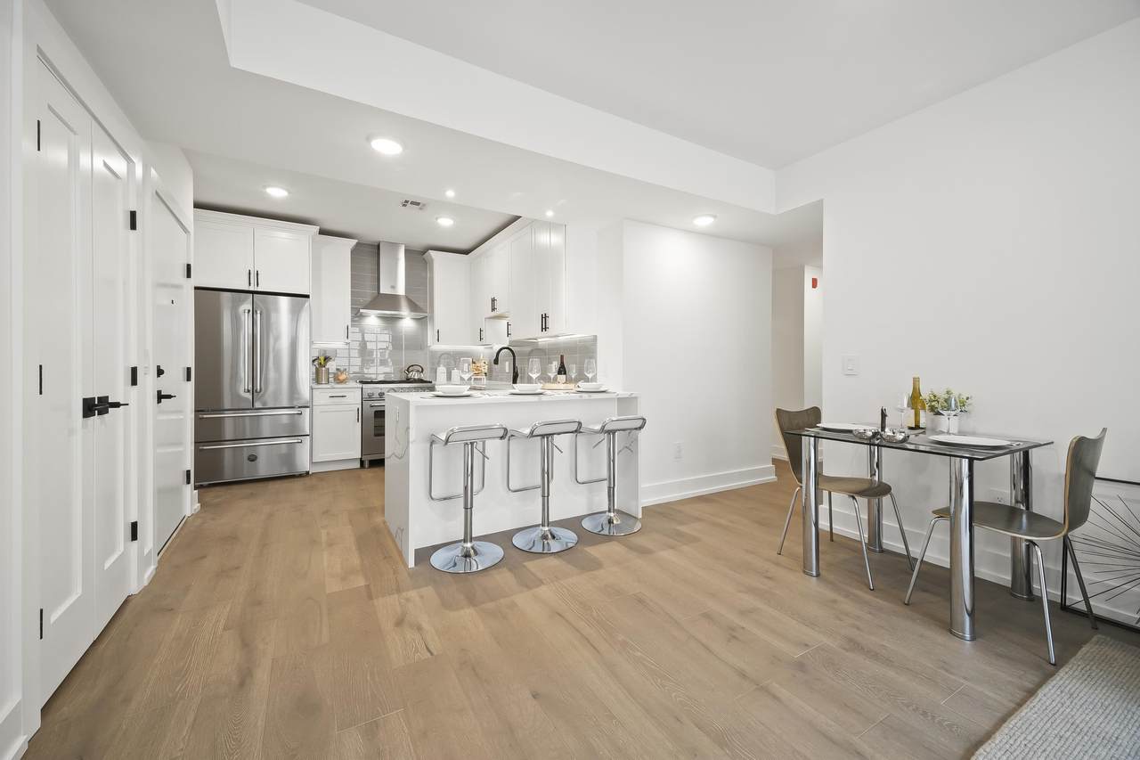 525 Jackson St - Photo 1