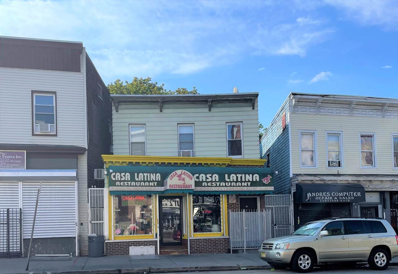 112 Ocean Ave - Photo 1