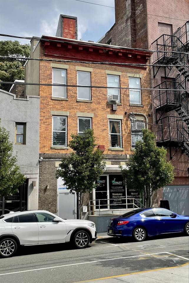 510 42ND ST - Photo 1
