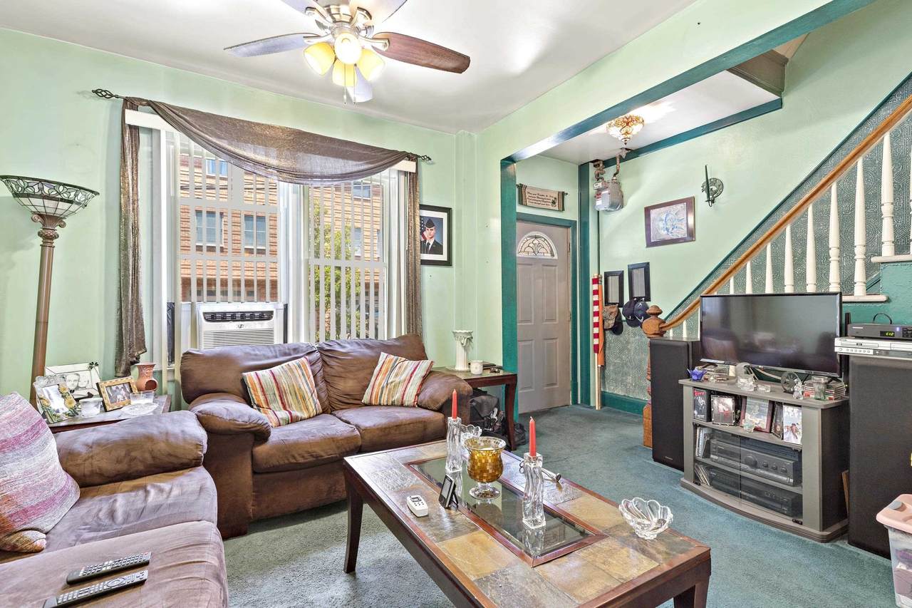 8 West 19Th St - Photo 1