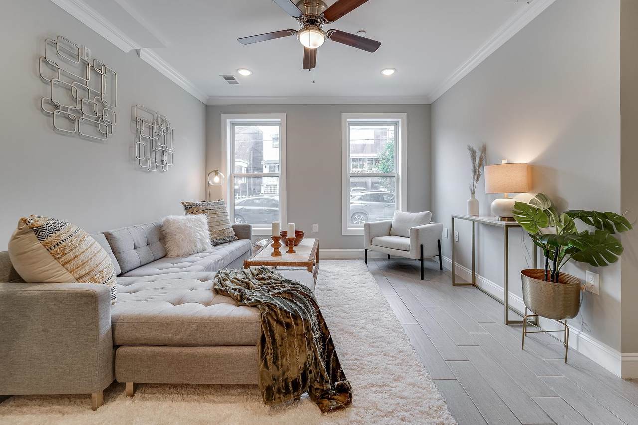 210 Cambridge Ave - Photo 1