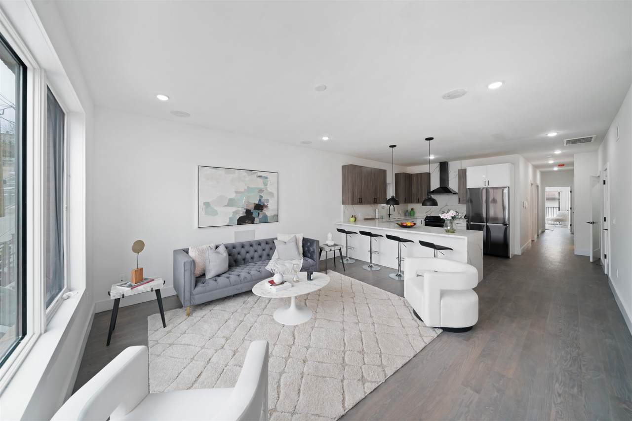 199 Lincoln St - Photo 1
